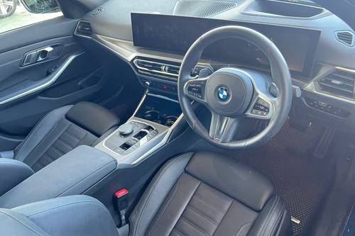 2023 BMW 3 Series Sedan 320i Terpakai