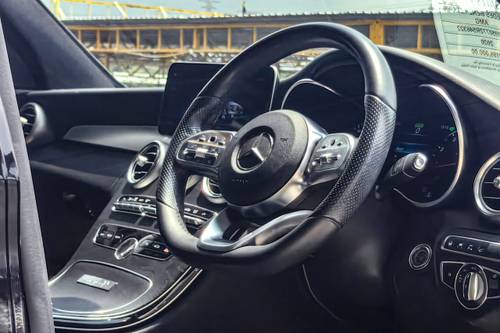 Terpakai 2020 Mercedes Benz C-Class Saloon C200 AMG Line untuk Dijual