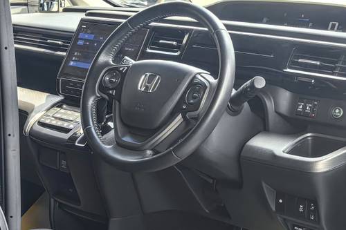 2021 Honda Step Wgn 1.5  lama