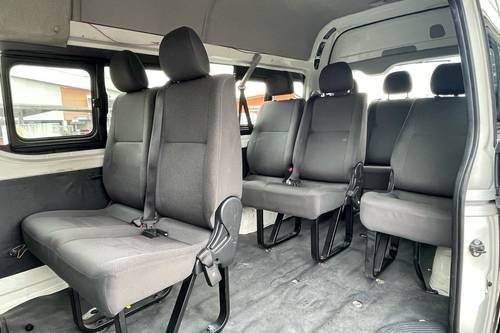 2016 Toyota Hiace Panel Van 2.5 Turbo Diesel Terpakai