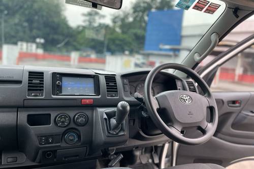 2016 Toyota Hiace Panel Van 2.5 Turbo Diesel Terpakai