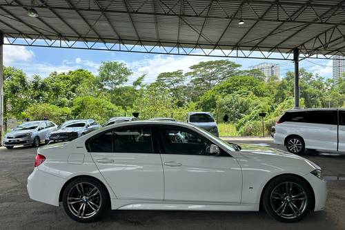 2019 BMW 3 Series Sedan 330e M Sport Terpakai