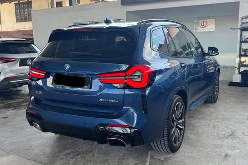 2022 BMW X3 2.0  lama