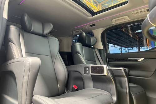 2019 Toyota Alphard 2.5 SC Terpakai