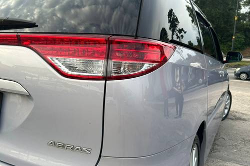 2010 Toyota Estima 2.4 Terpakai