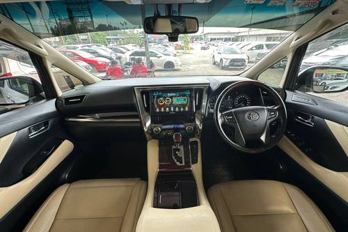 2017 Toyota Alphard 3.5 Executive Lounge Terpakai