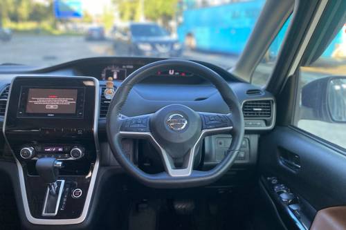 2018 Nissan Serena 2.0L Premium Highway Star Terpakai