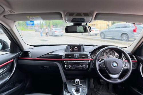 2015 BMW 3 Series Sedan 320i M Sport Terpakai