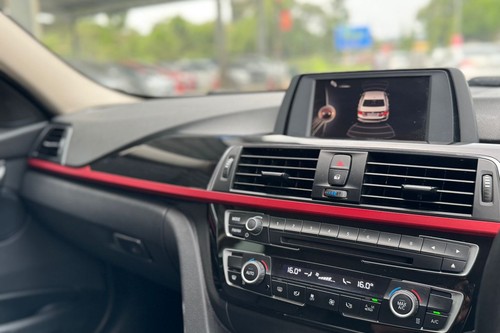 2015 BMW 3 Series Sedan 320i M Sport Terpakai