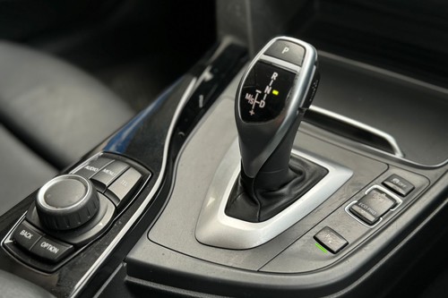 2015 BMW 3 Series Sedan 320i M Sport Terpakai