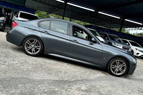 Old 2018 BMW 3 Series Sedan 330e M Sport