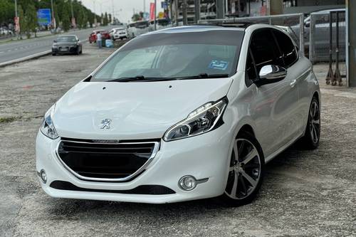 Used 2013 Peugeot 208 1.6AT 5 DOOR