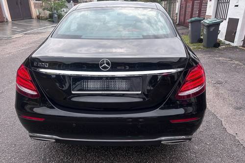 Second hand 2017 Mercedes Benz E-Class Saloon E200 2.0 