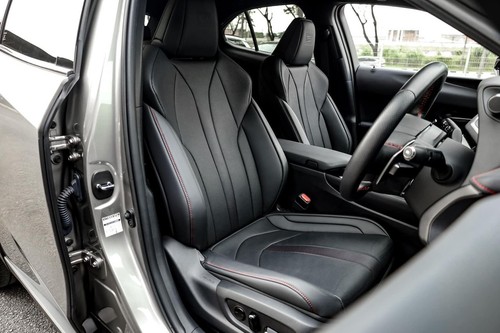 2021 Lexus UX 200 F Sport Terpakai