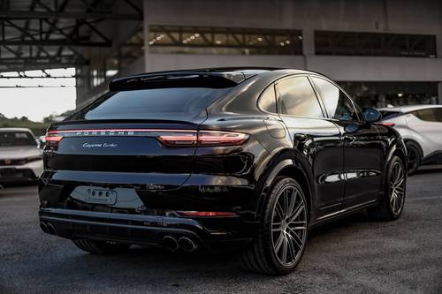 Old 2019 Porsche Cayenne Turbo