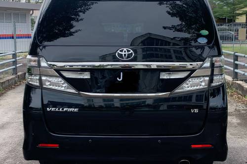 Second hand 2013 Toyota Vellfire 2.5L 