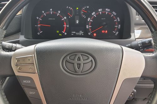 2013 Toyota Vellfire 2.5L Terpakai