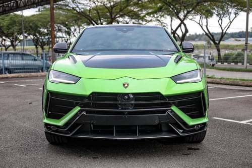 Second hand 2023 Lamborghini Urus 4.0L 