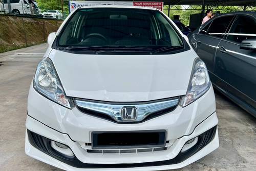 2nd Hand 2013 Honda Jazz 1.3 Hybrid