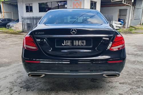 2017 Mercedes Benz E-Class Saloon E200 2.0  lama