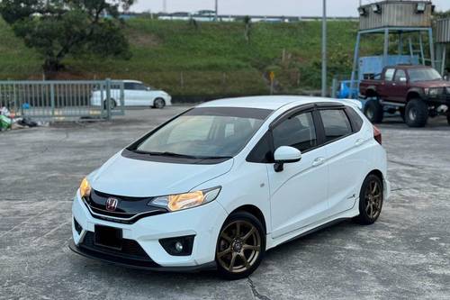 2015 Honda Jazz 1.5 E Terpakai