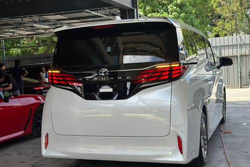 2nd Hand 2023 Toyota Alphard 2.5 Z