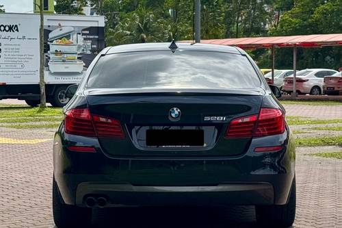 2016 BMW 5 Series Sedan 528i 2.0 M-sport  lama