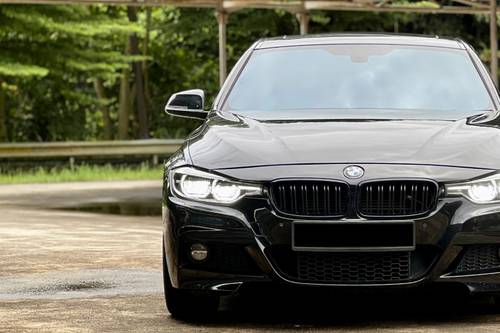 2018 BMW 3 Series Sedan 330e M Sport  lama