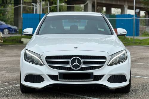 Second hand 2017 Mercedes Benz C-Class Saloon C 200 AT 