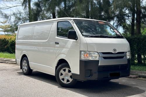 2017 Toyota Hiace Panel Van 2.5 Turbo Diesel Terpakai