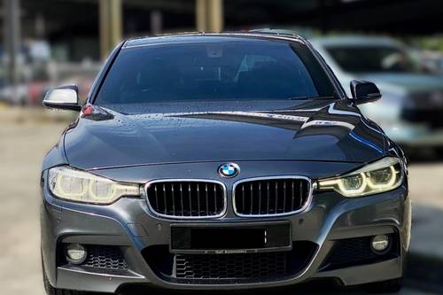 Second hand 2018 BMW 3 Series Sedan 330e M Sport 