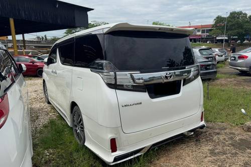 Second hand 2015 Toyota Vellfire 2.5 SA 