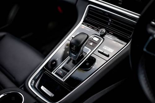 2018 Porsche Panamera 4 Terpakai