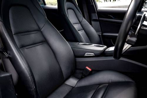2018 Porsche Panamera 4 Terpakai