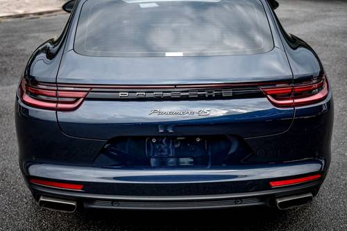 2018 Porsche Panamera 4 Terpakai