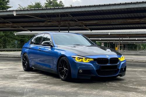 2017 BMW 330e M-Sport (CKD) Terpakai