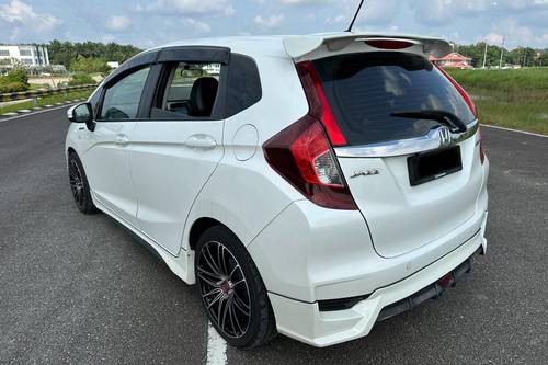 2017 Honda Jazz 1.5L Hybrid Terpakai