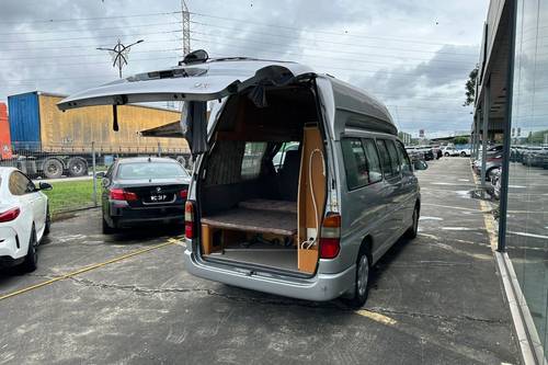 Second hand 2009 Toyota Hiace Petrol AT 