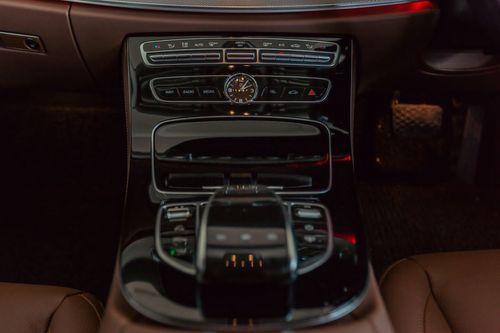 2016 Mercedes Benz E-Class Saloon E 200 Avantgarde Terpakai