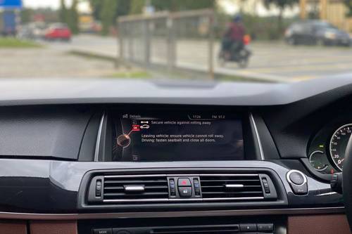 2015 BMW 5 Series Sedan 520i Terpakai