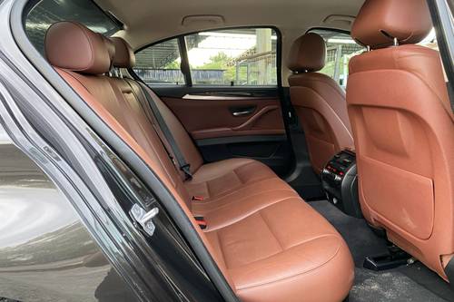 2015 BMW 5 Series Sedan 520i Terpakai
