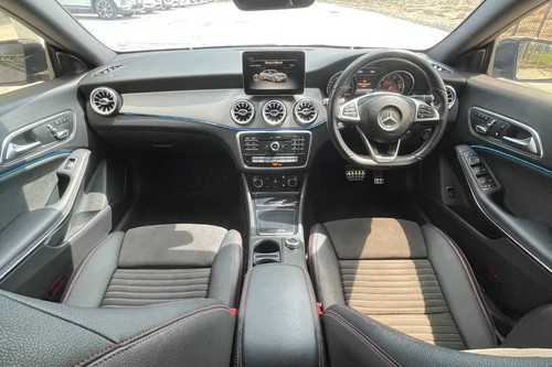 2017 Mercedes Benz CLA-Class Coupe 200 AMG Line Terpakai
