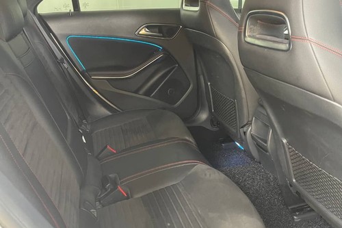 2017 Mercedes Benz CLA-Class Coupe 200 AMG Line Terpakai