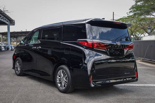 Second hand 2023 Toyota Alphard 2.5 Z 