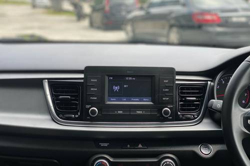 2017 Kia Rio 1.4 fullspec Terpakai