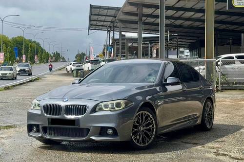 2016 BMW 520i 2.0 AT M-Sport Terpakai