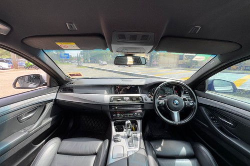 2016 BMW 5 Series Sedan 520i Terpakai