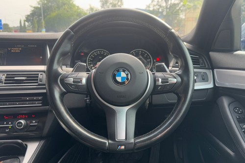 2016 BMW 5 Series Sedan 520i Terpakai