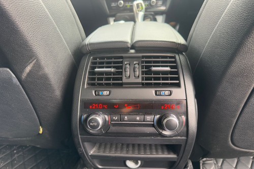 2016 BMW 5 Series Sedan 520i Terpakai