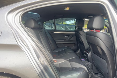2016 BMW 5 Series Sedan 520i Terpakai